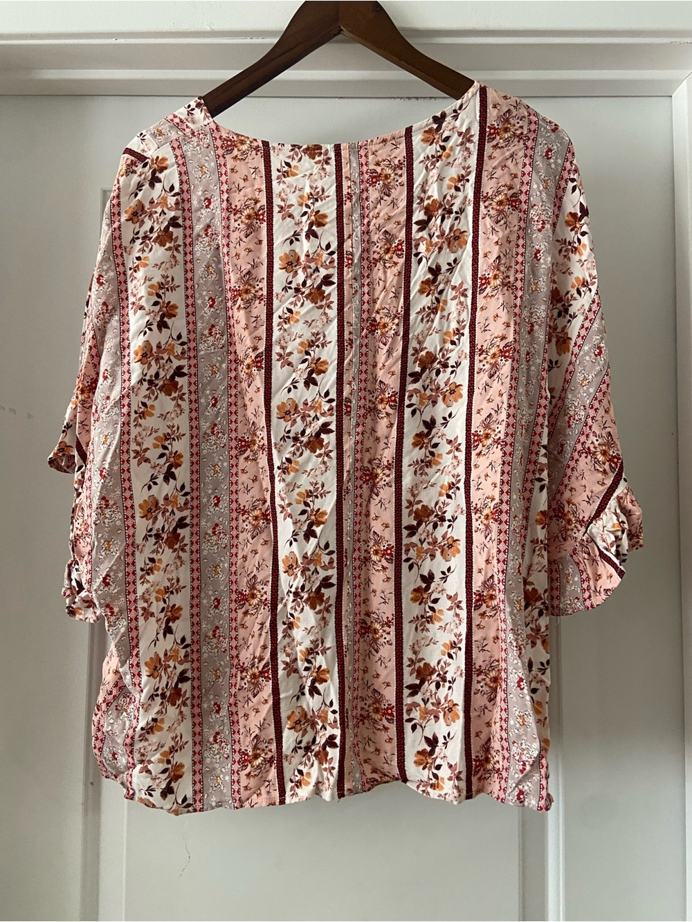Andree by Unit Boho Floral Ruffle Sleeve V-Neck Top - Picture 3 of 5